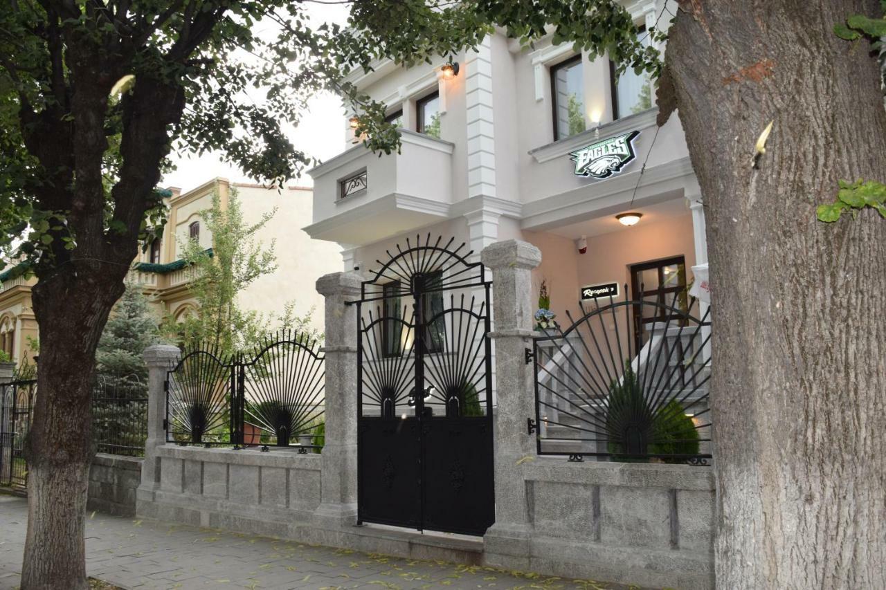Eagles Philadelphia Bed & Breakfast Korce Bagian luar foto