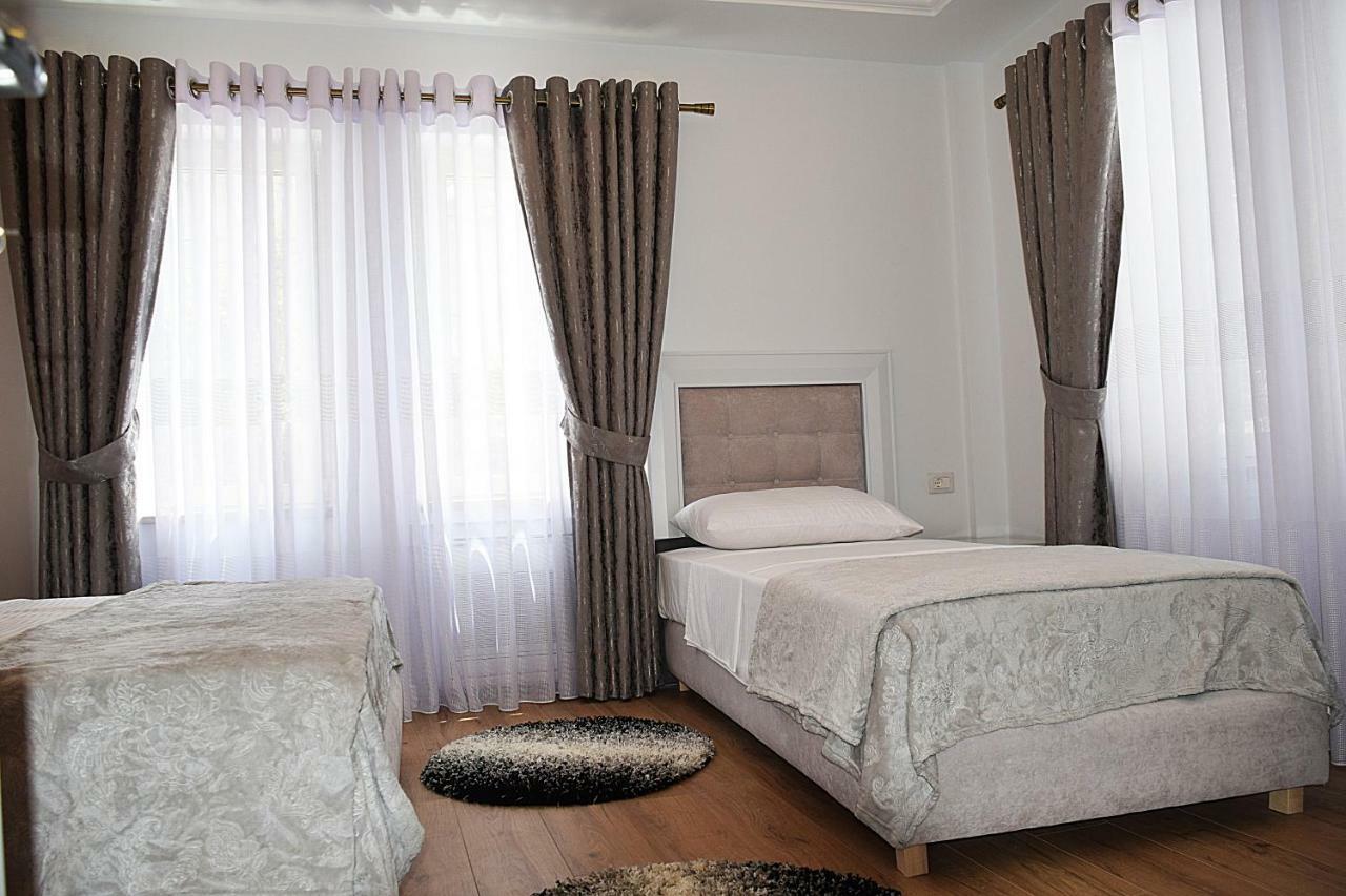 Eagles Philadelphia Bed & Breakfast Korce Bagian luar foto